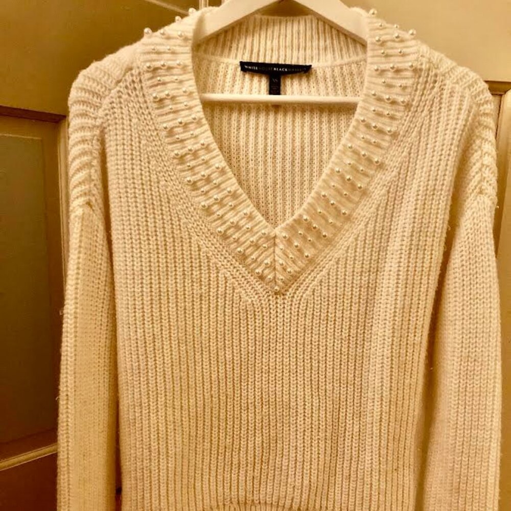 White House Black Market Women’s Long-Sleeve Sweater White Cream Large Pearl XS